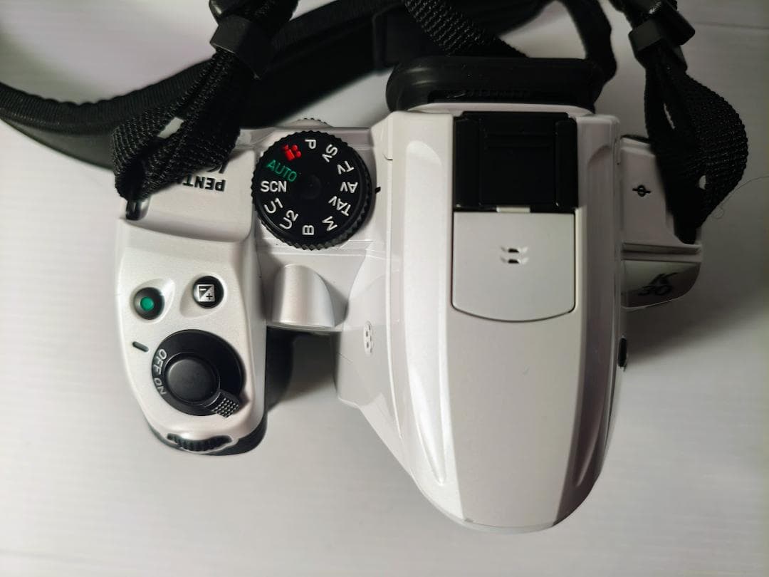 【黒死病対策】【内臓電池交換】ペンタックス　PENTAX K-30 綺麗な白