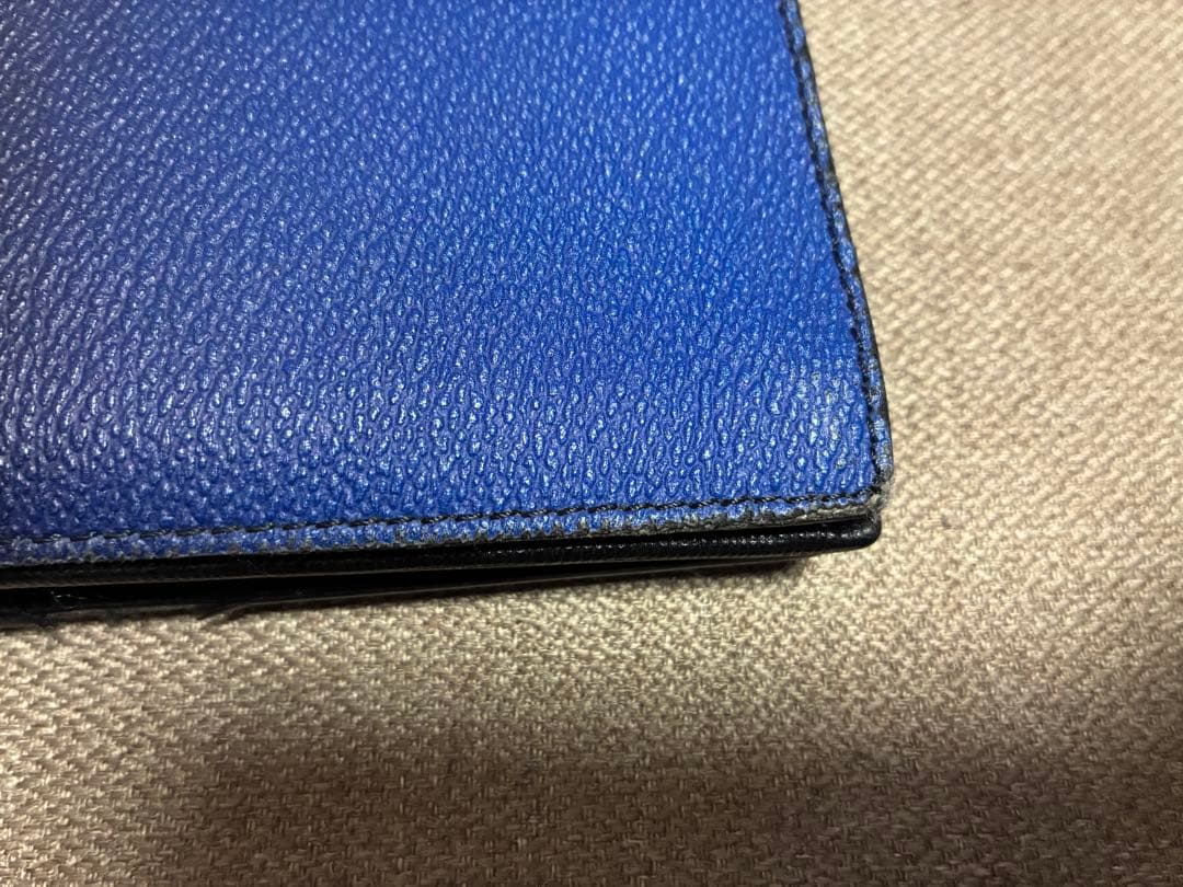 フェンディ（FENDI）　長財布　海外限定柄　青、黒マルチカラー