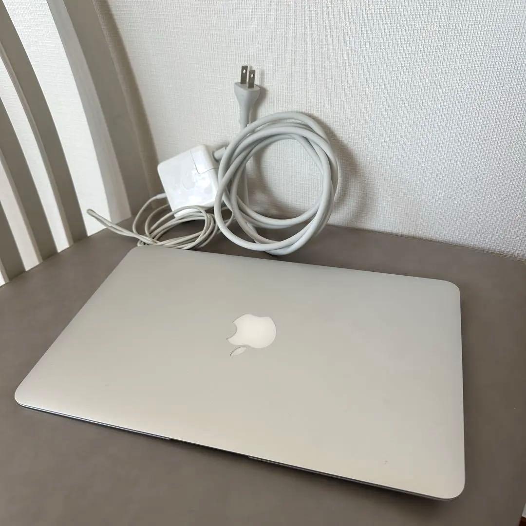 【即発送】Apple MacBook Air シルバー 充電器付き　A1465