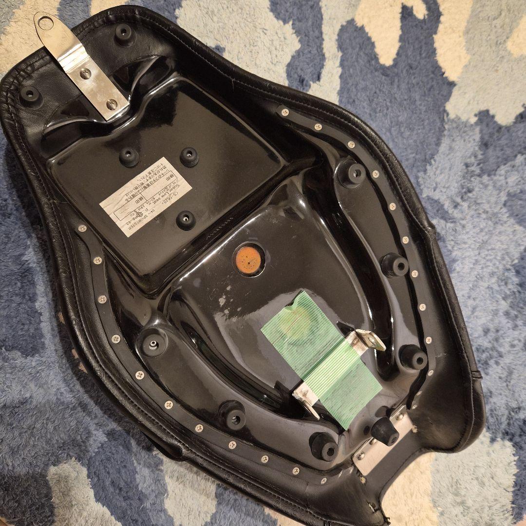 K&H オーストリッチレザーシート XL883、XL1200スポーツスター用