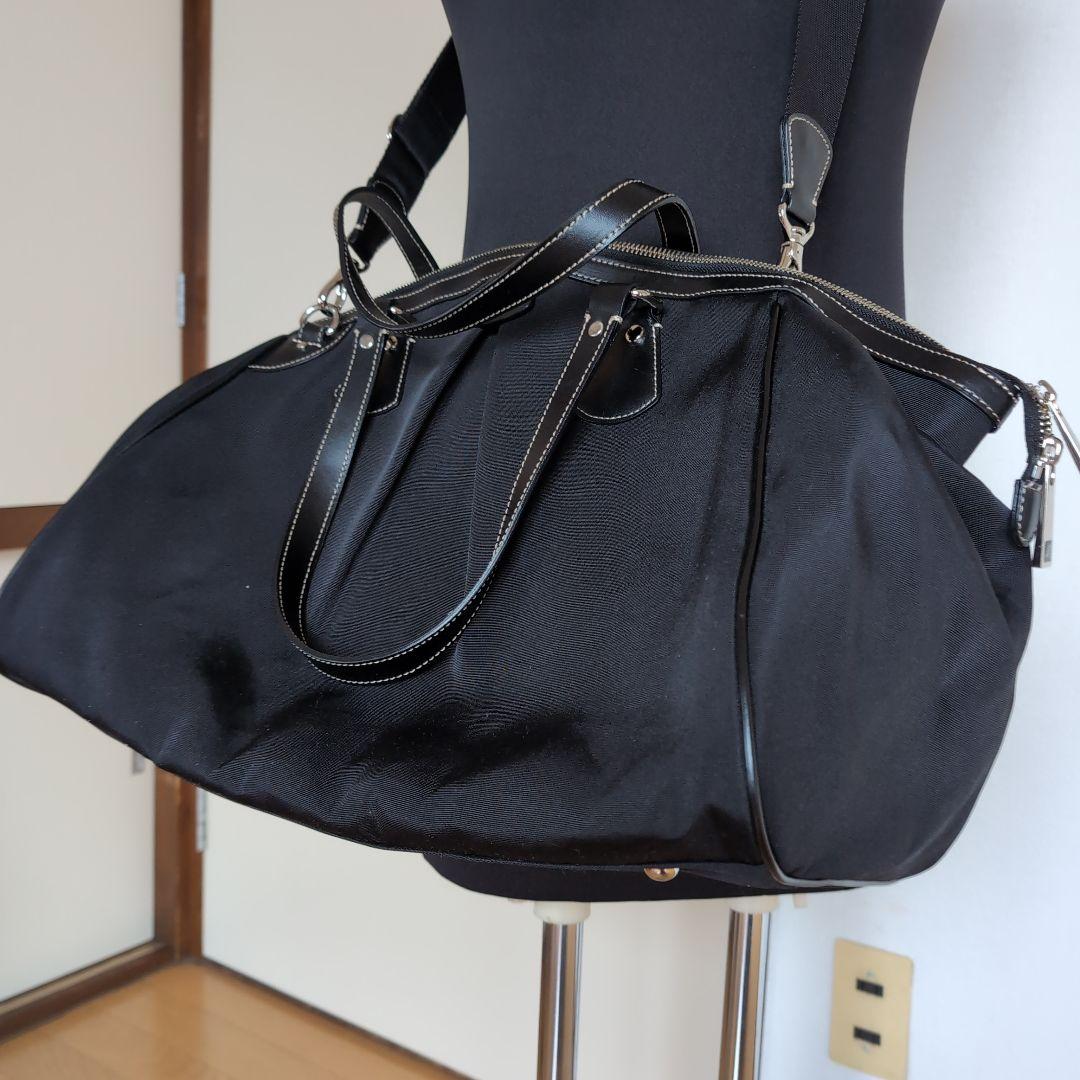 黒のナイロン80%牛革20%ボストンバッグ