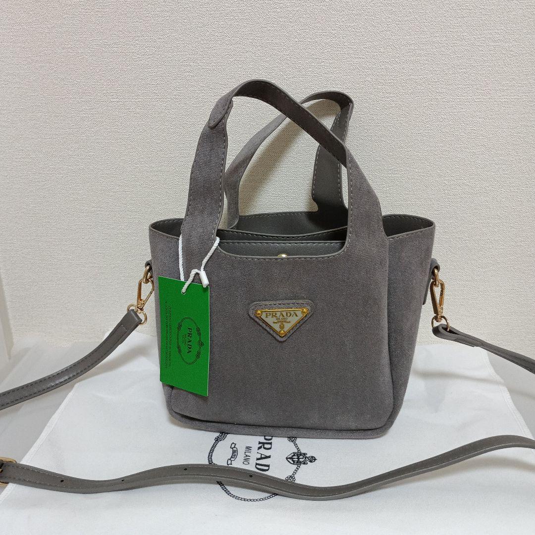 PRADA 　バッグ