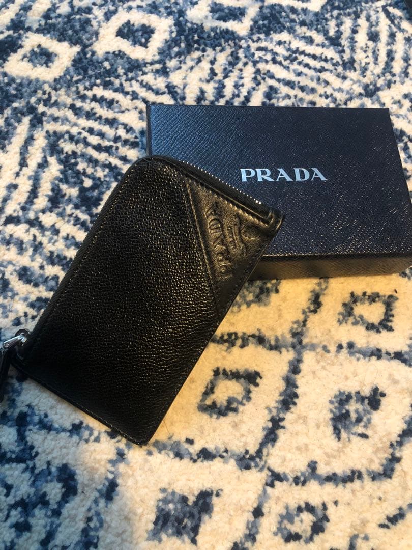 PRADA カードケース　ヴィッテロ