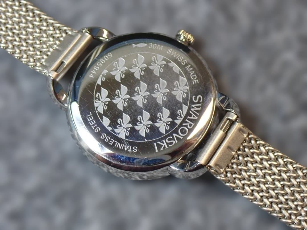 ●SWAROVSKI●メタルマグネットメッシュベルト●2針+DATE●美品稼働