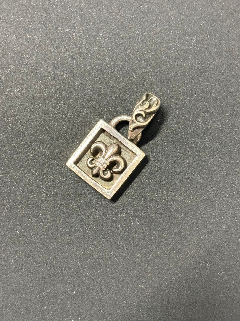 s*i様 クロムハーツ フレームド BSフレアチャーム 正規品