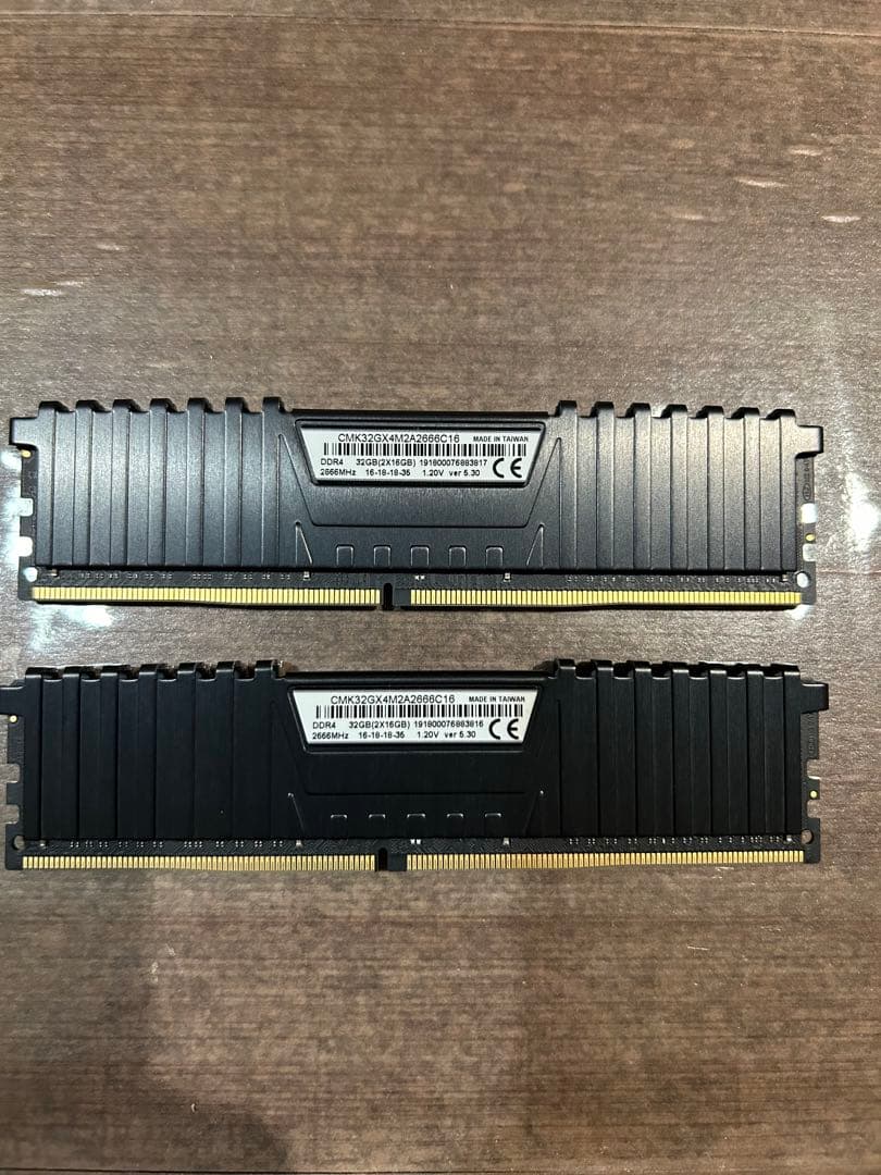 Corsair DDR4 メモリ 16GB×2枚 (32GB)