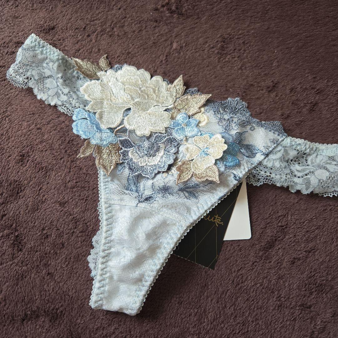 Salute 59グループ　Tバックショーツ　M　新品タグ付　Wacoal