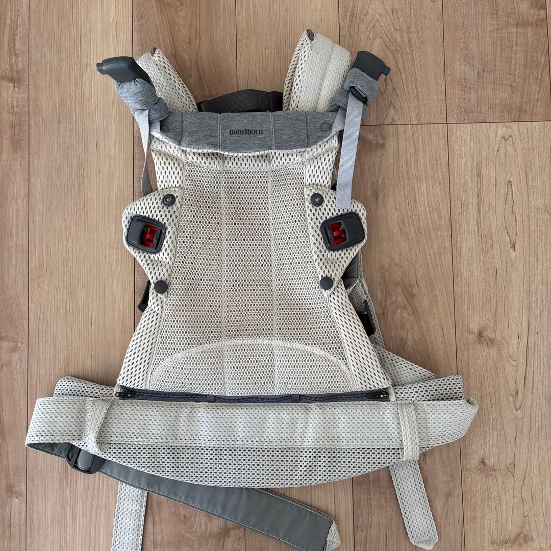 BabyBjorn 抱っこ紐　ベビージョルン　ハーモニー　 クリームカラー