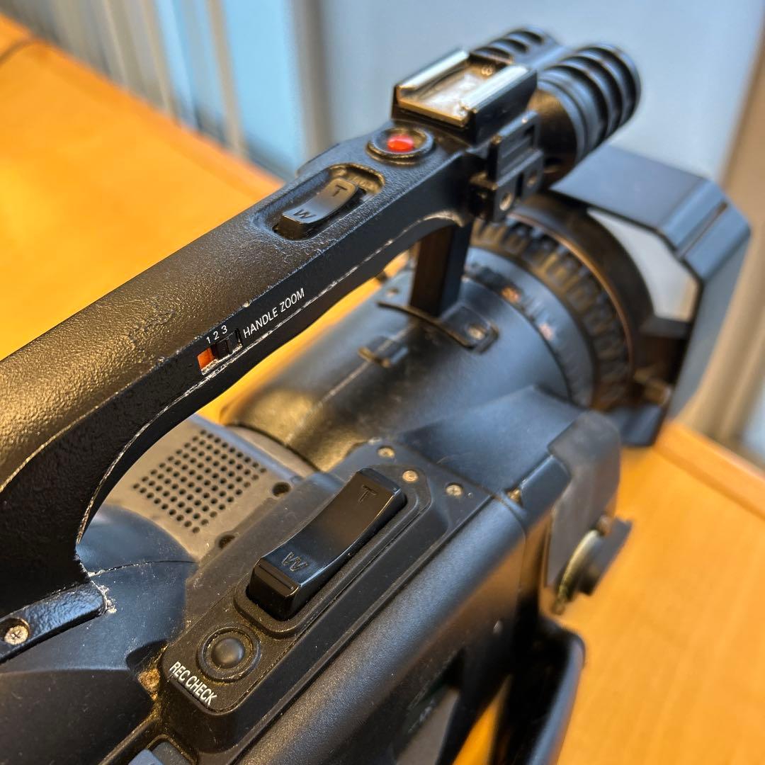 Panasonic AG-DVX100B 業務用ビデオカメラ本体（ジャンク品）