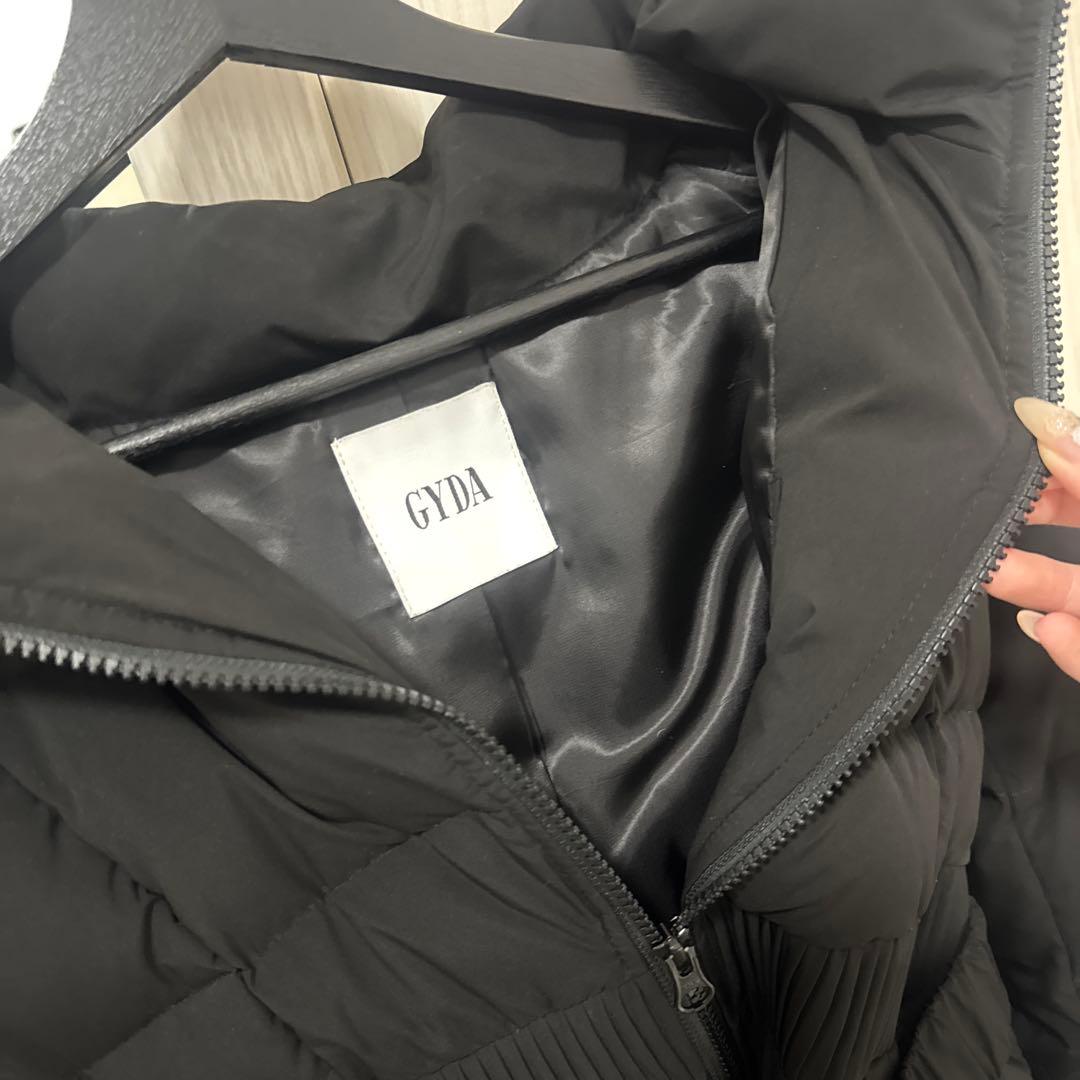 GYDAダウンジャケット
