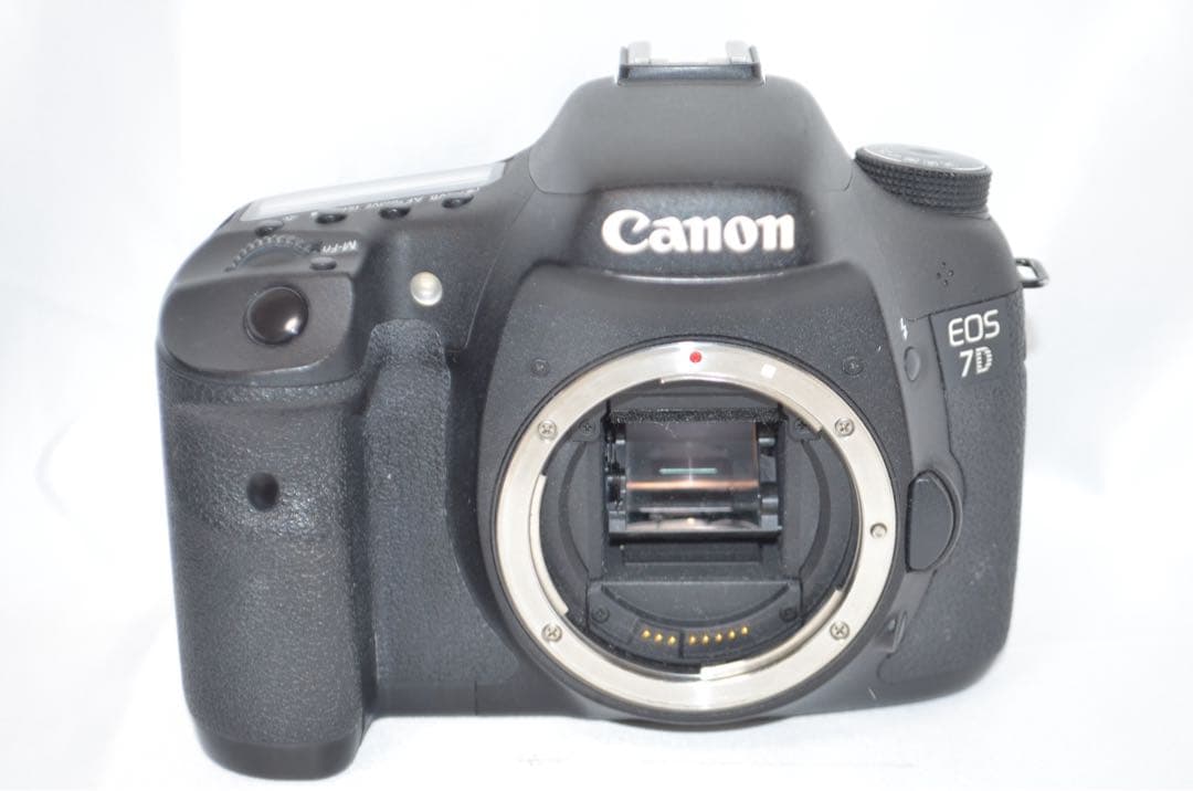 ❤️Canon EOS7D☆超高画質で動画撮れてレンズ付❤️