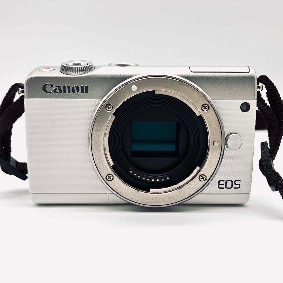 美品♪ Canon EOS M100 ホワイト　15-45mmレンズキット