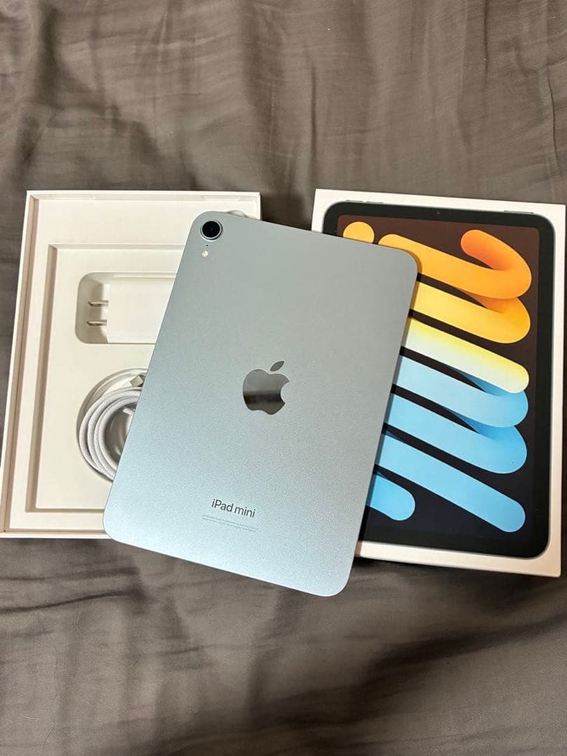 極美品　iPad mini 第7世代　Wi-Fiモデル　ブルー　ケース付き