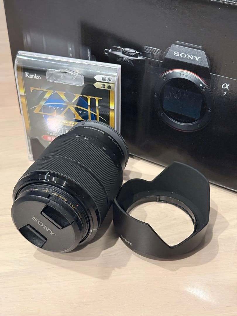 Sony FE 28-70mm F3.5-5.6 OSS標準ズームレンズ