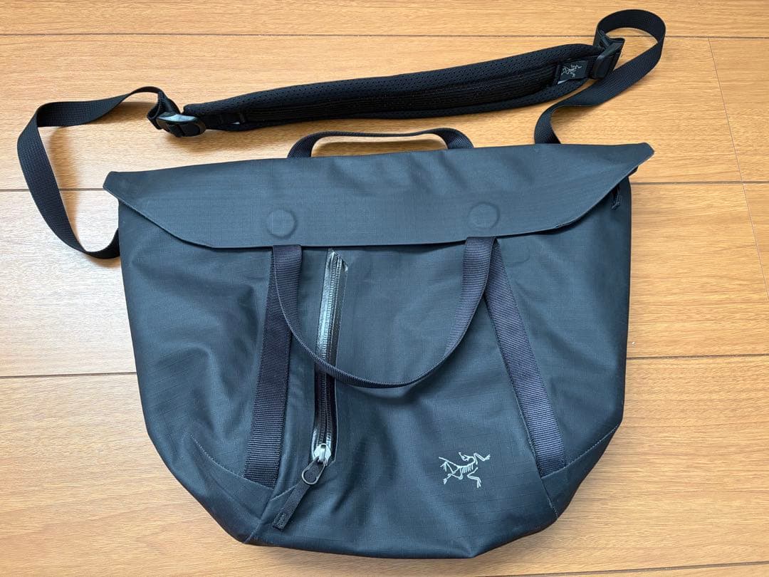 ARC’TERYX グランヴィル ショルダーバッグ