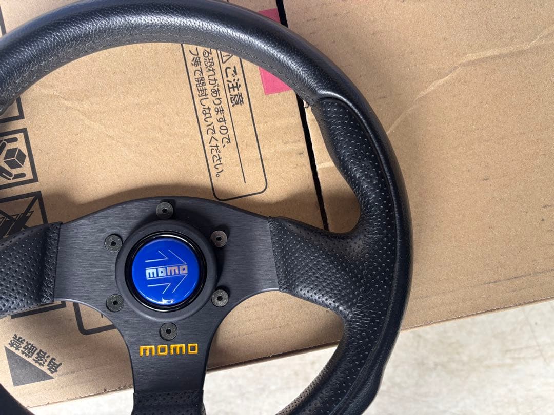 momo TEAM 280Φ ホーン、ホーンホルダーた付き