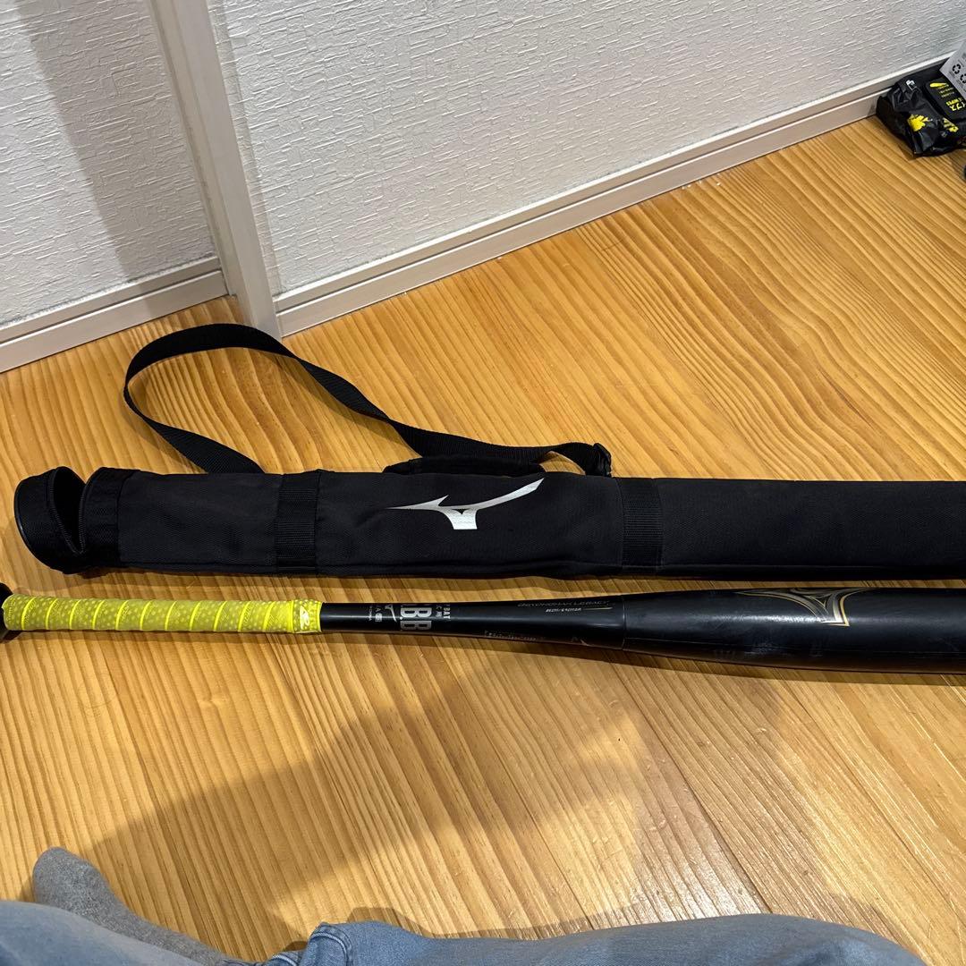 ミズノBEYONDMAX LEGACY 一般軟式　ブラック/イエロー ケース付き