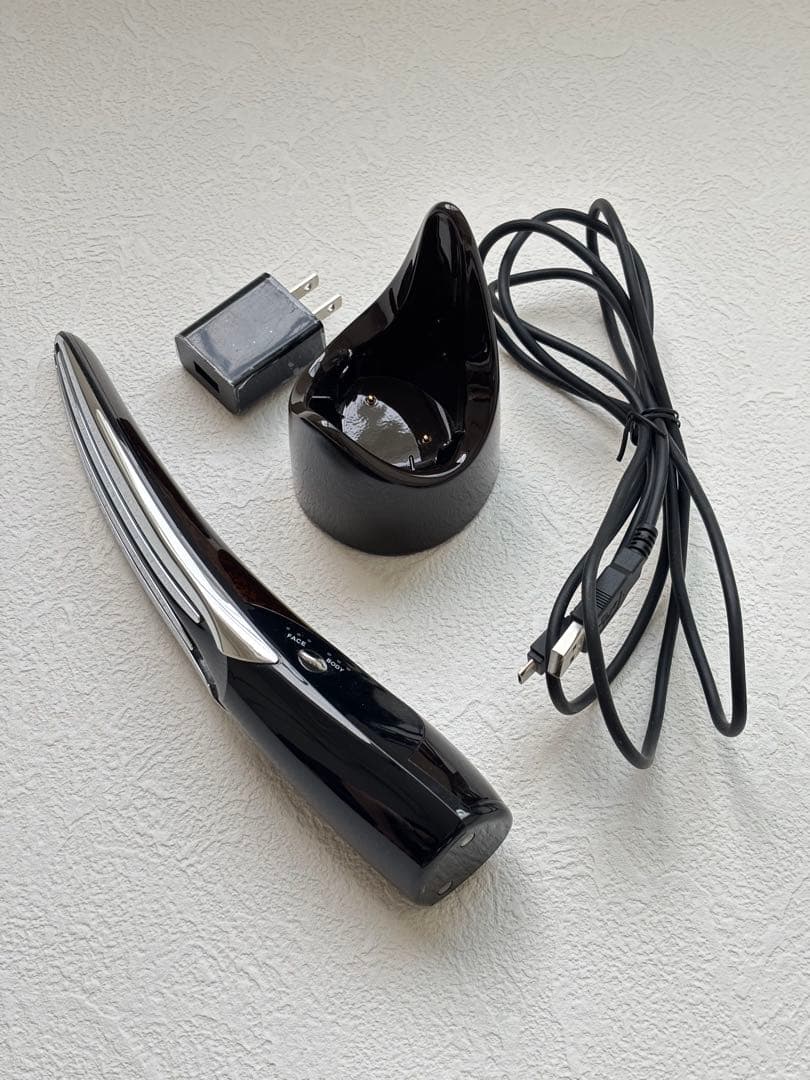 パイラナイト　美顔器 ブラック 充電式