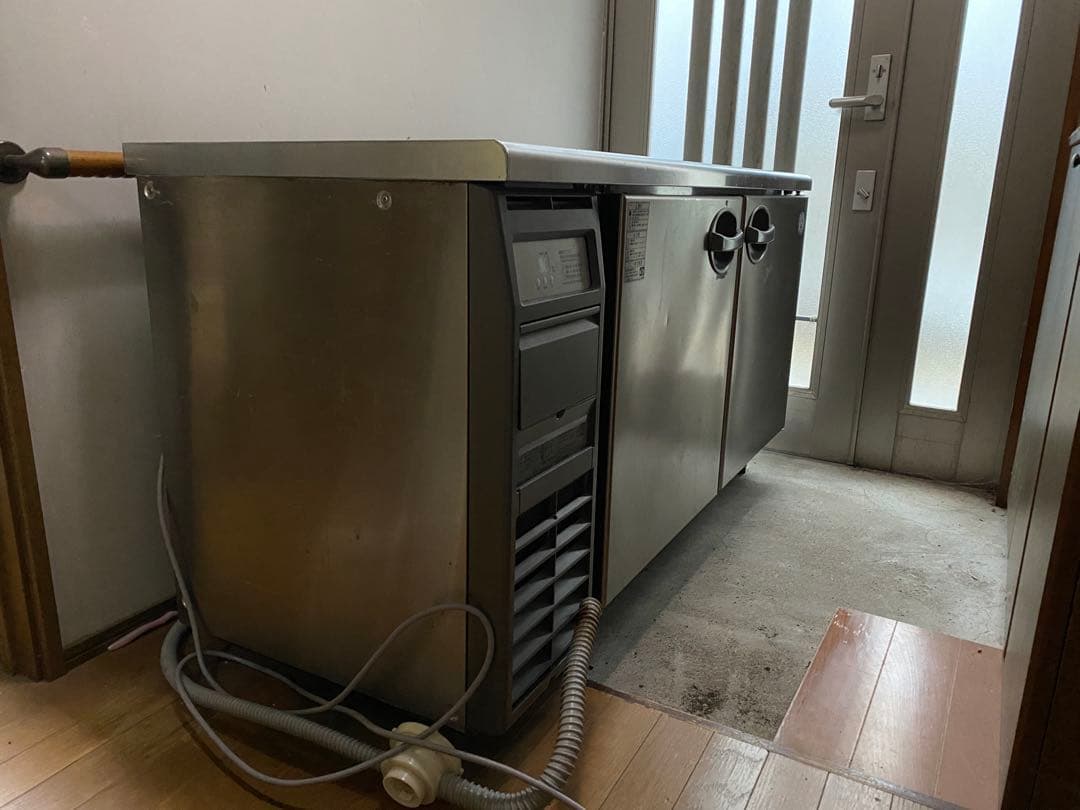 【送料込み】台下冷蔵庫　横幅:150 内容量:329L