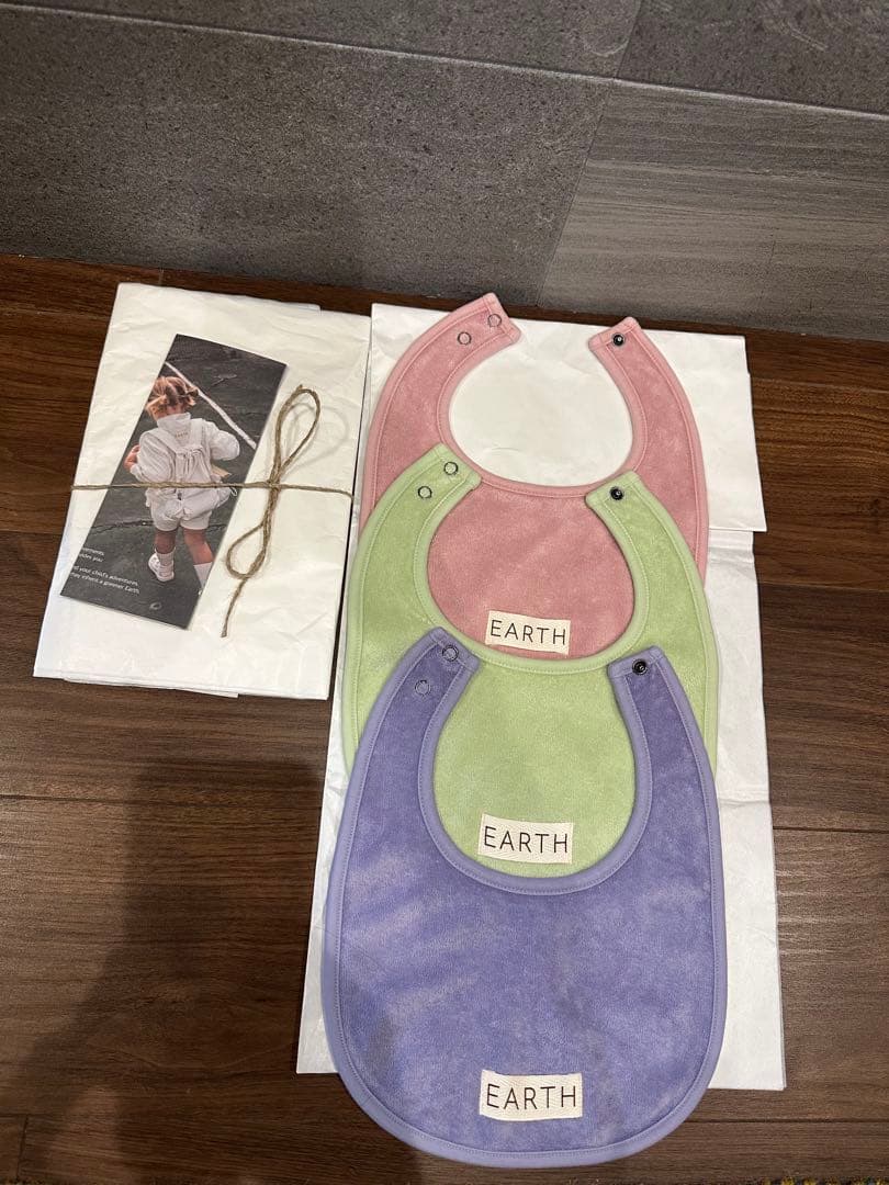 新品)Earth bib 3コ