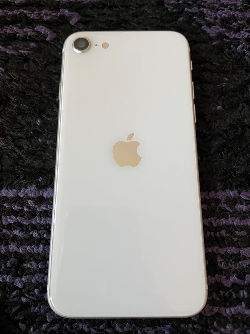 iPhone SE 第2世代　シルバー　64GB