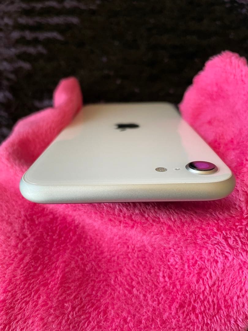 iPhone SE 第2世代　シルバー　64GB