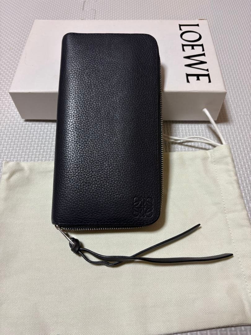 Loewe 長財布