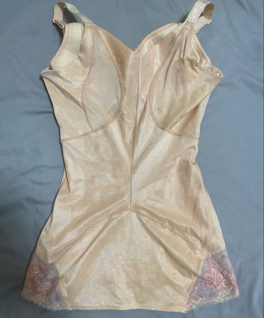 【美品】マルコ　サクラ　ボディシェイパー　C80 LL ベージュ