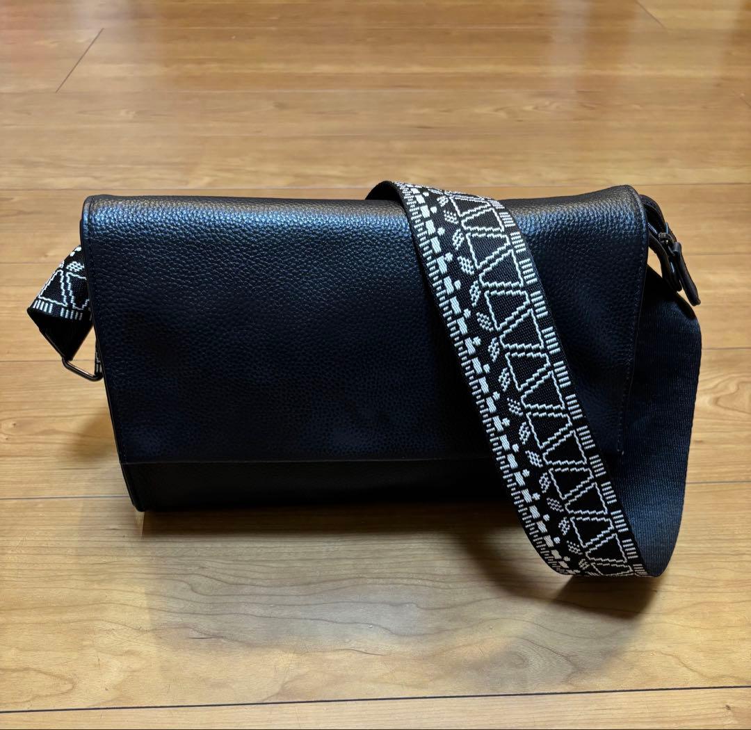 ear PAPILLONNER　イアパピヨネ 【WEB限定】柄テープボディバッグ