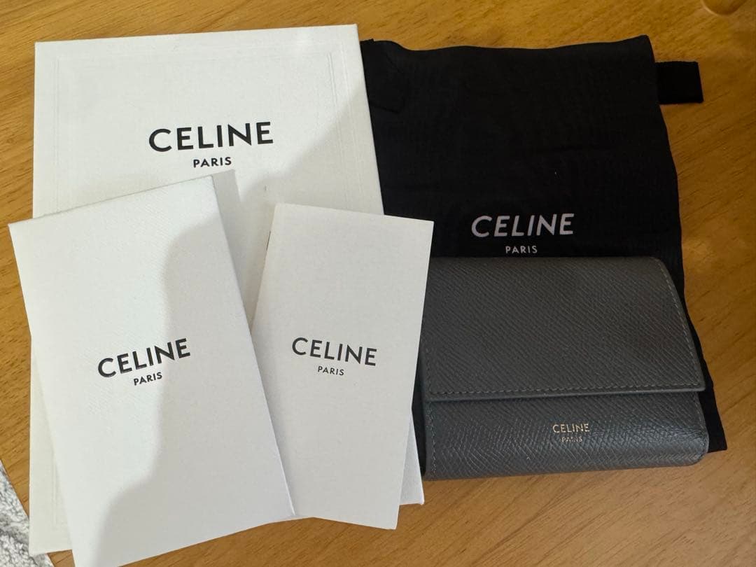 セリーヌ財布　CELINE