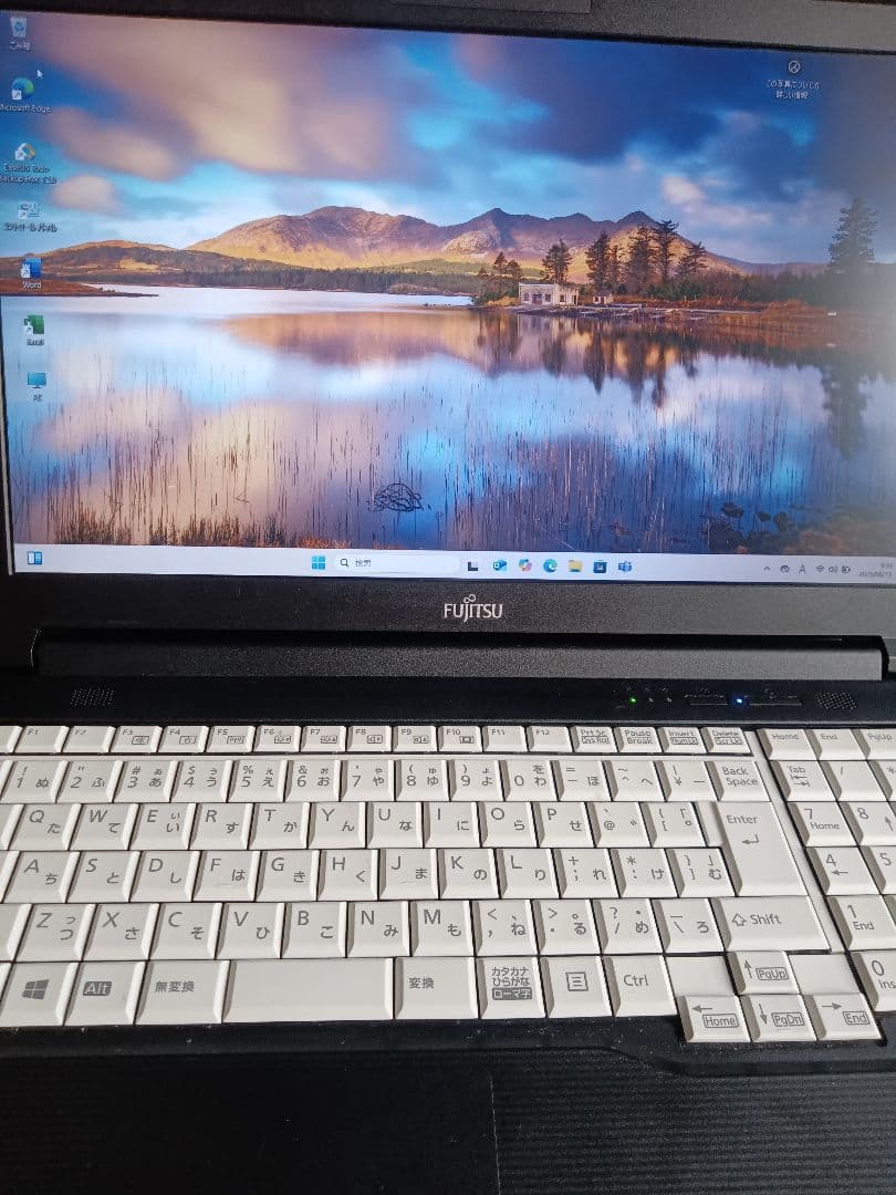富士通ノートパソコンA579 i5第8世代　Windows11 Office