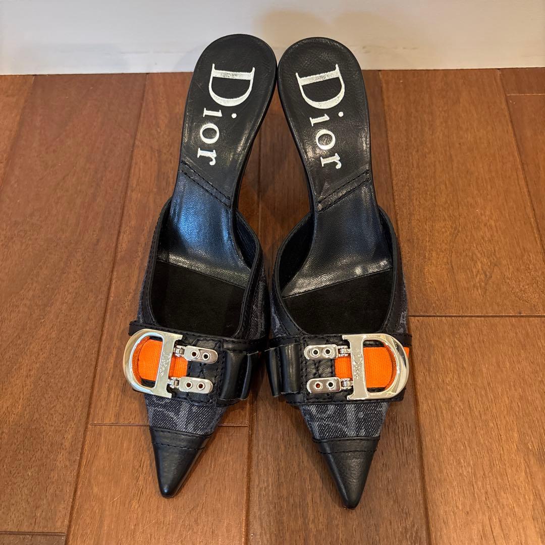 Dior ポインテッドトゥミュール 黒/オレンジ