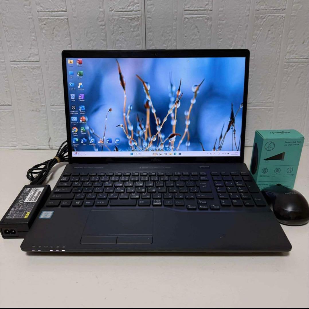 Windows11 オフィス付きSSDサクサク起動メモリ8GB 富士通ノートPC