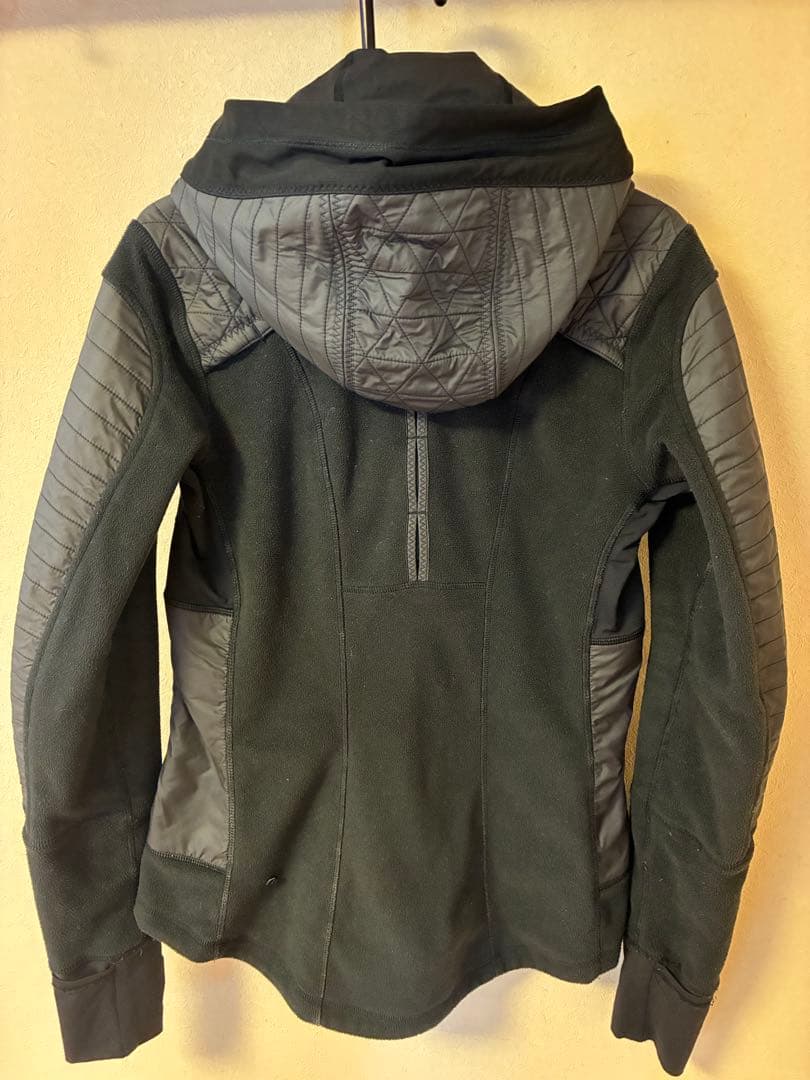 lululemonフルジップジャケット