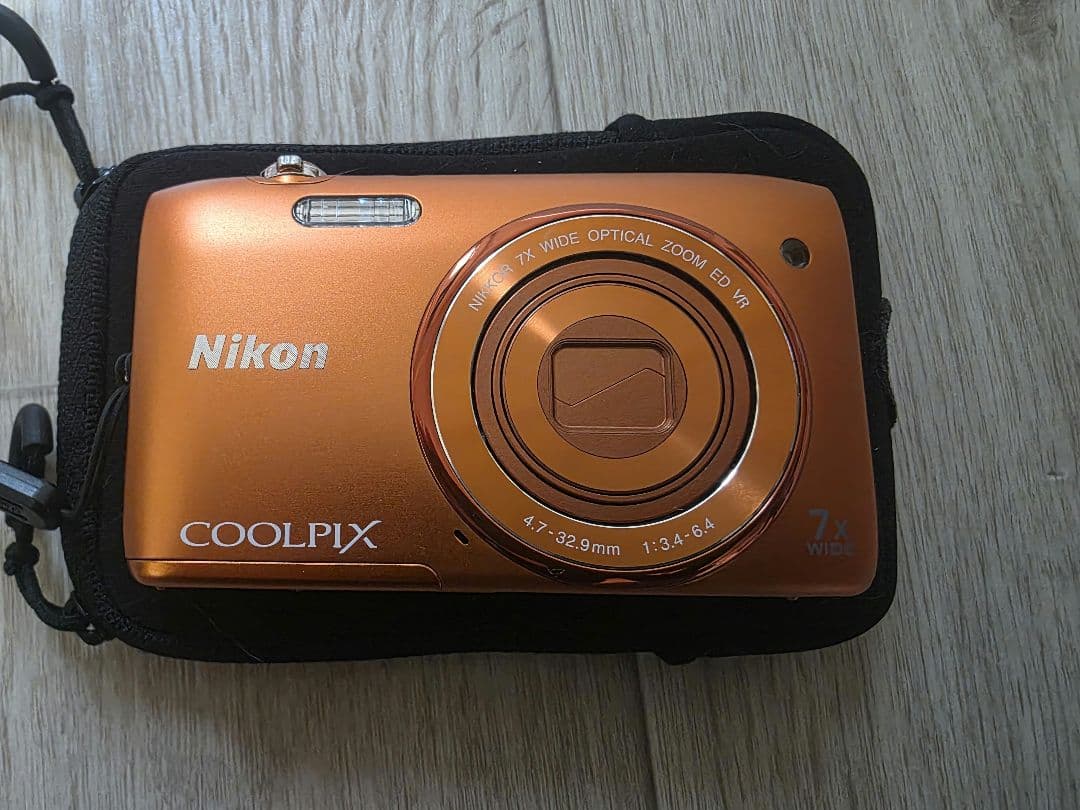 NikonデジタルカメラCOOLPIXS3500　アプリコットオレンジ