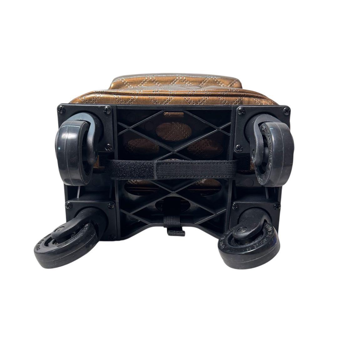 未使用品　SWANY キャリーケース　キルティング　エナメル　多収納　機内持込み