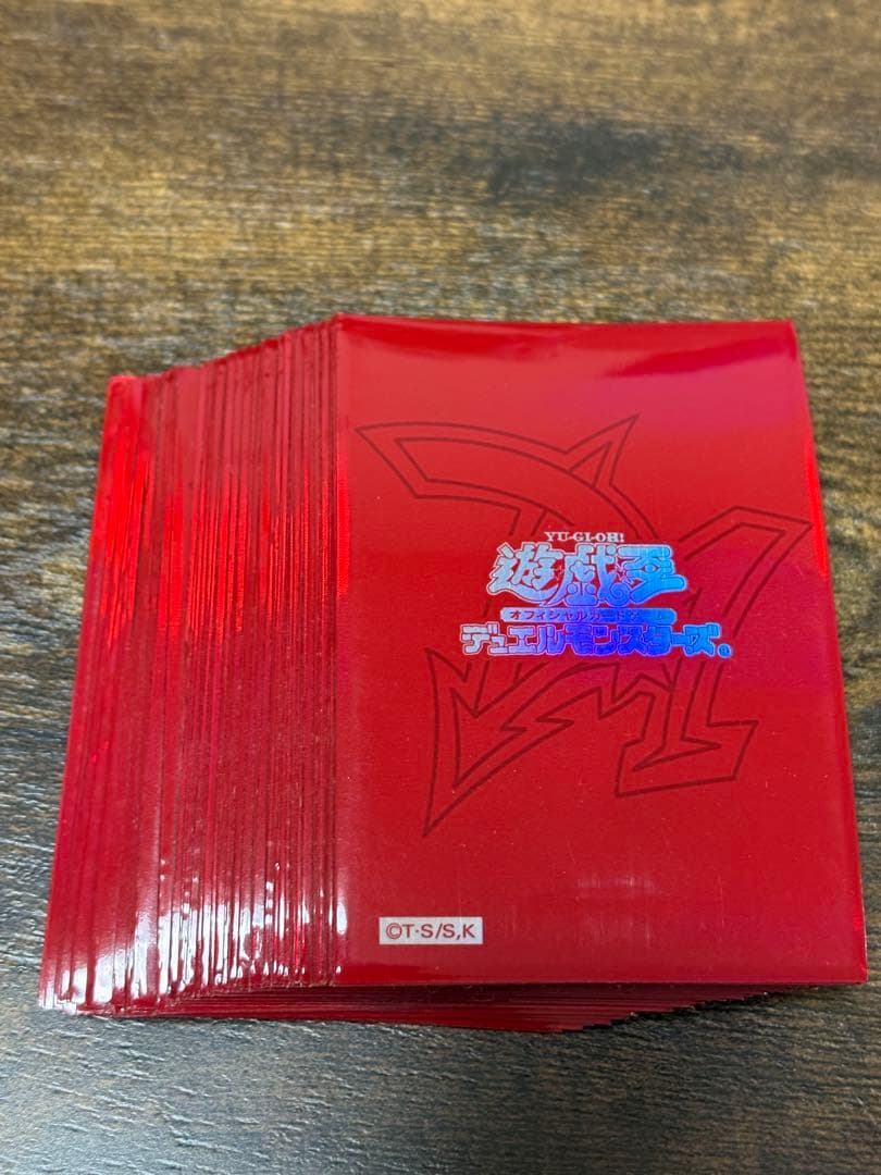 【メルカリ便】オシリスレッド スリーブ 61枚