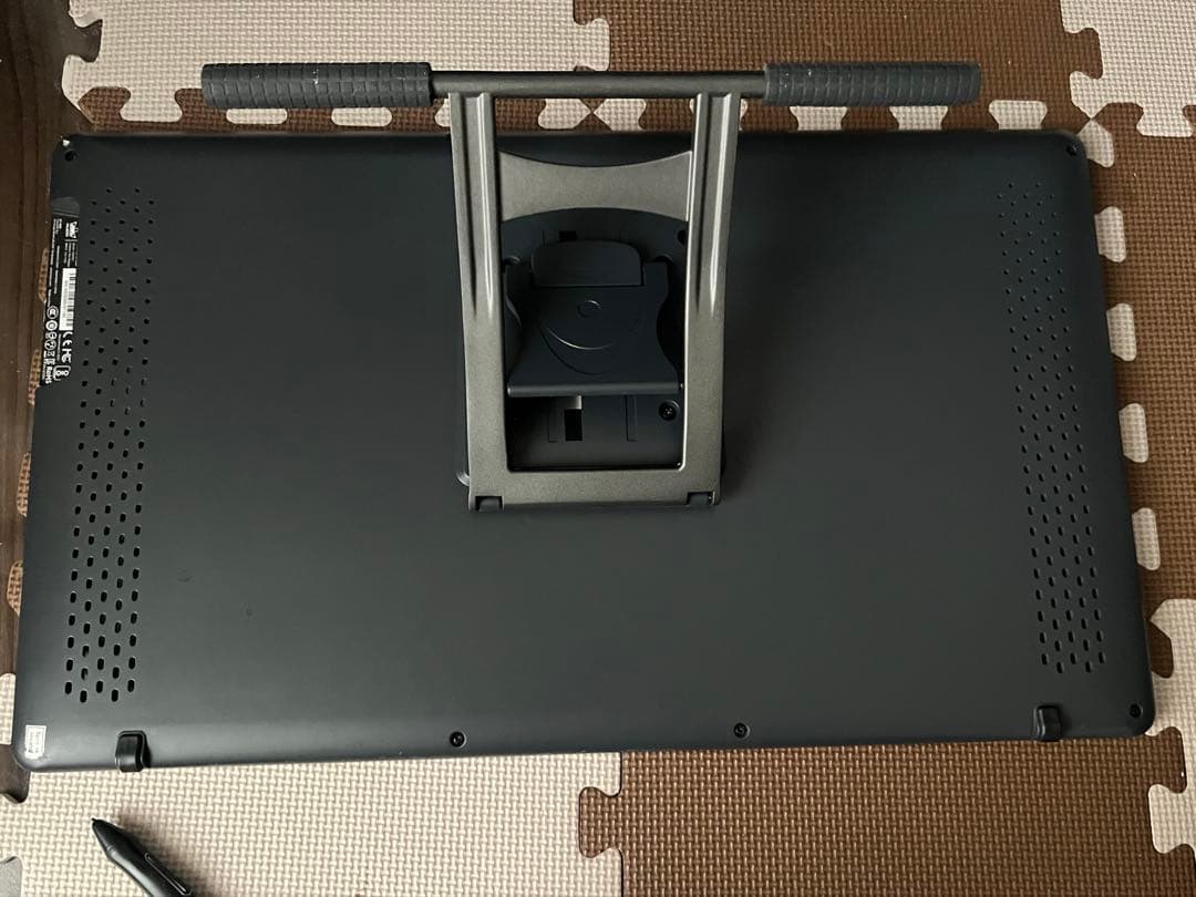 液晶タブレット　HUION Kamvas 22 Plus 液タブ