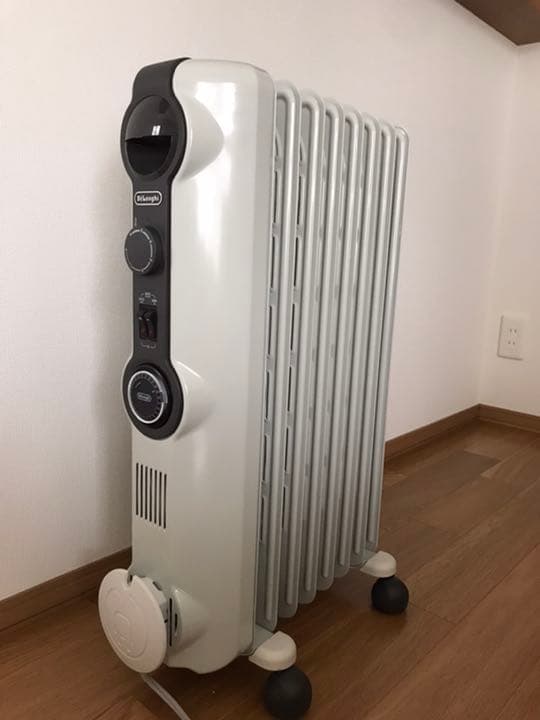 デロンギ  オイルヒーター HJ0812