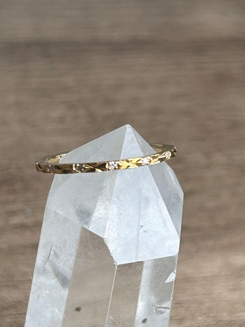 K18YG レリーフ　リング　メレダイヤ合計0.05ct 9号