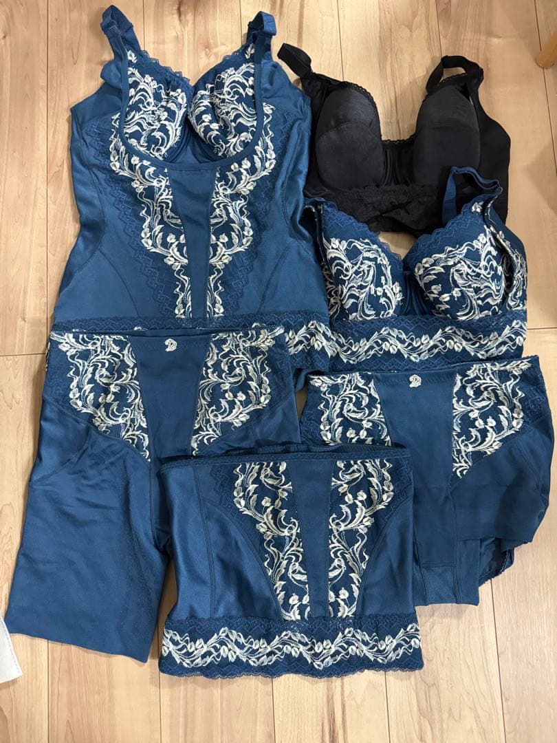 ブランド　MARUKO 商品　リベルディーニュ　ネイビー下着一式