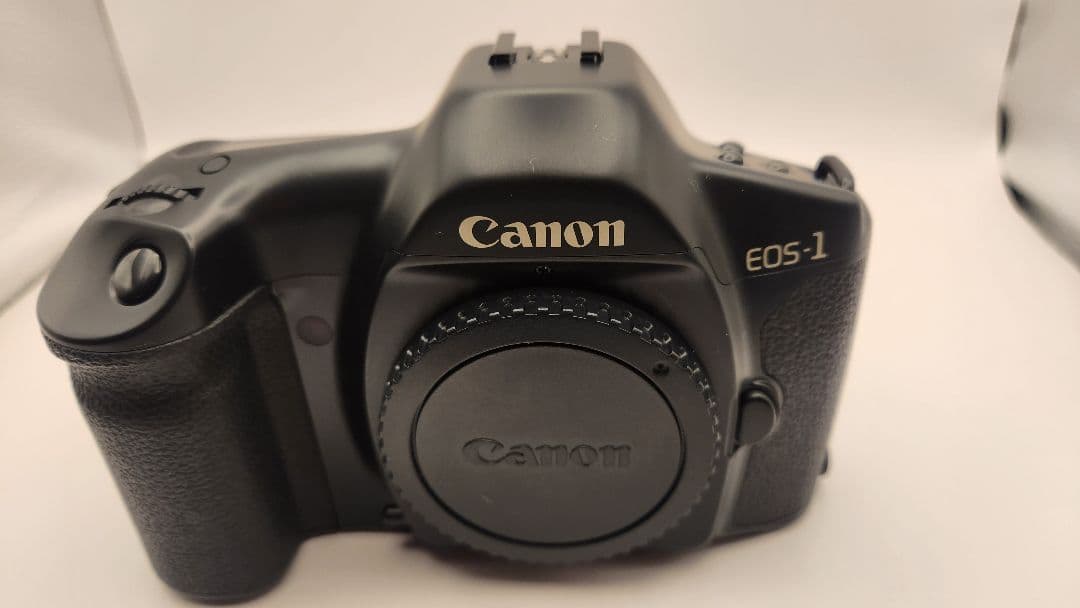 Canon　eos1初代フィルムカメラ
