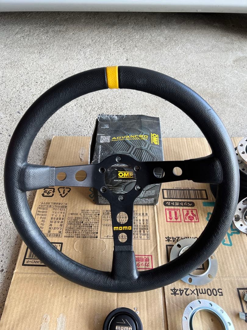 アバルト　MOMO ステアリング ボスセット