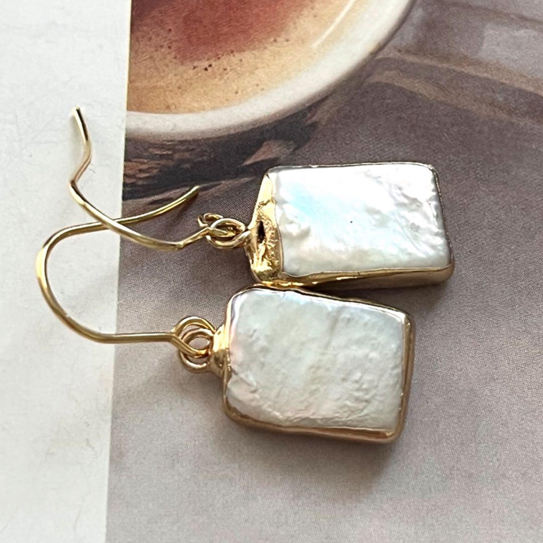 あいす☺︎ 1点作品☆ スクエア型枠ケシパールピアス