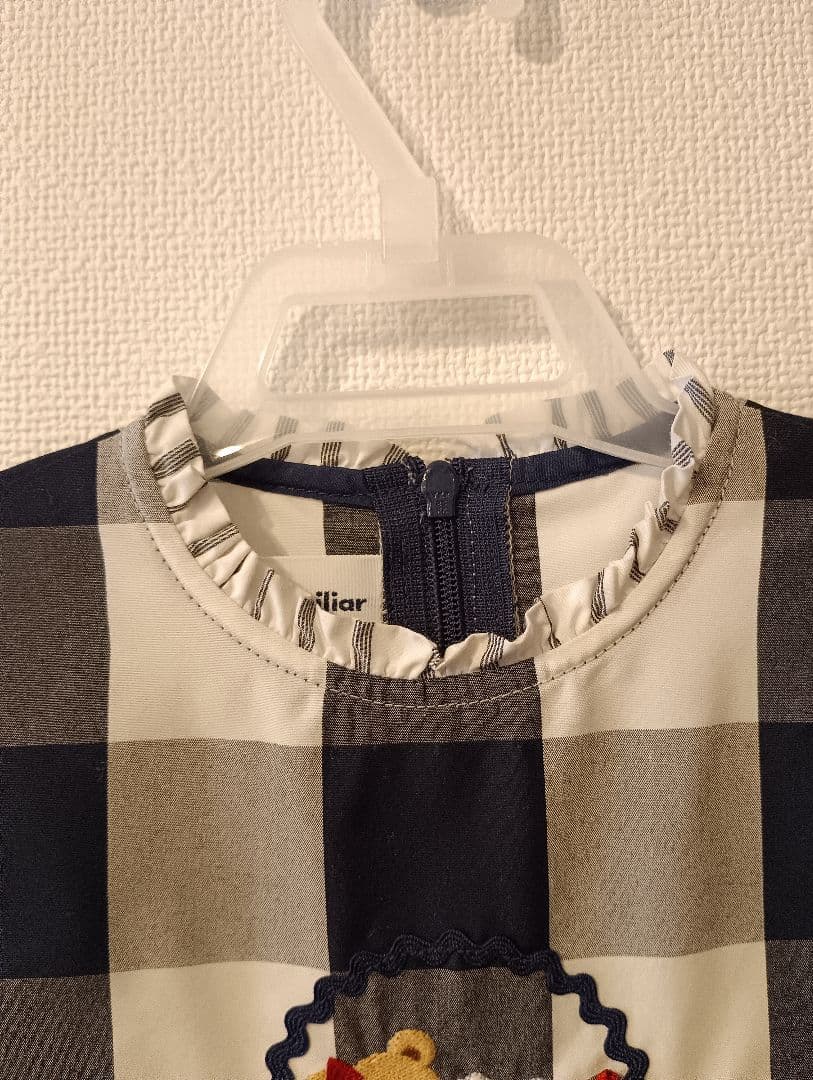 ファミリア　いちごギンガムチェックワンピース　クマ　刺繍　90