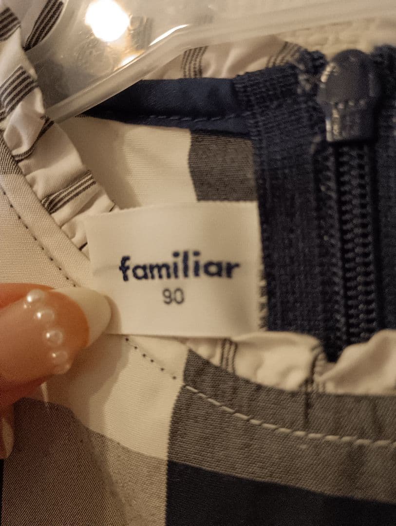 ファミリア　いちごギンガムチェックワンピース　クマ　刺繍　90