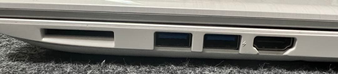 【dynabook】Corei7 , メモリ16GB ストレージ914GB