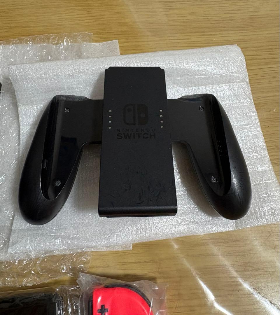 【Nintendo】Switch 本体　ネオンブルー/ネオンレッド