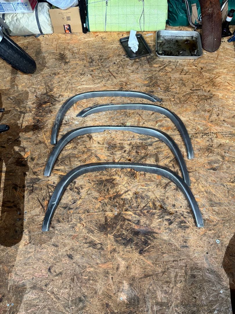 ハイラックス　ホットカンパニー　オーバーフェンダー