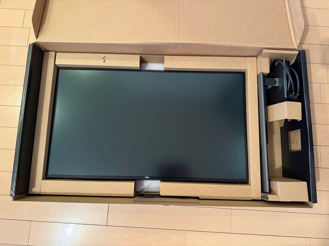 DELL U2720QM 27インチモニター